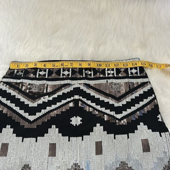 Express Black Sequin Mini Skirt Gold and Silver Metallic Sequins Sz M - Picture 3 of 4